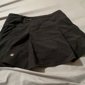 black lululemon skirt